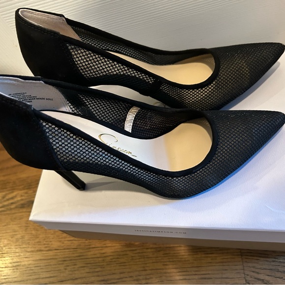 Black mesh with white flowers embroidered. size 12. Marching shoe black mesh - Picture 8 of 10